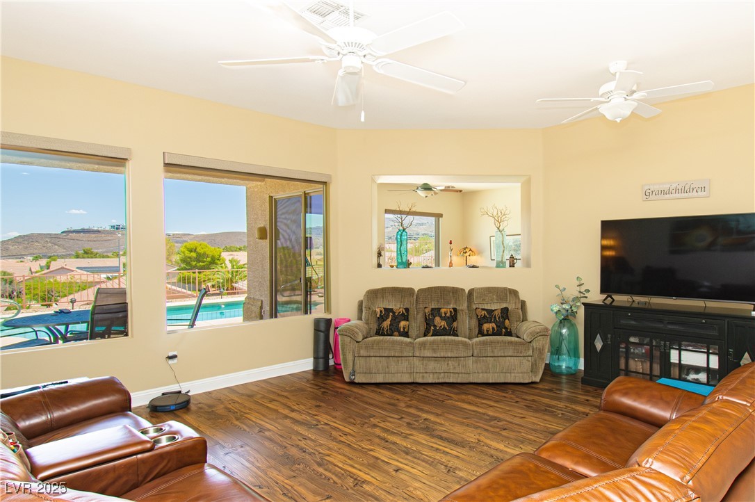 2106 King Mesa Drive Property Photo 11