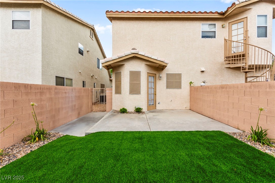 7566 Glowing Ember Court 101 Property Photo 2
