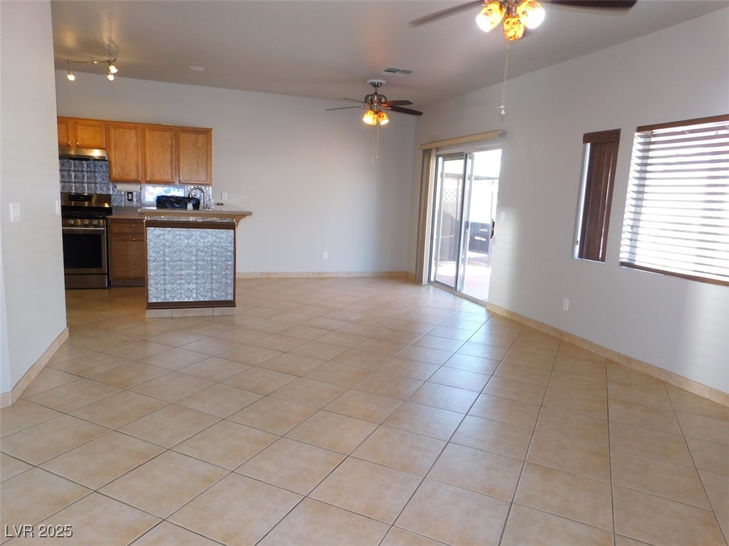 2905 Shimmering Bay Street Property Photo 12