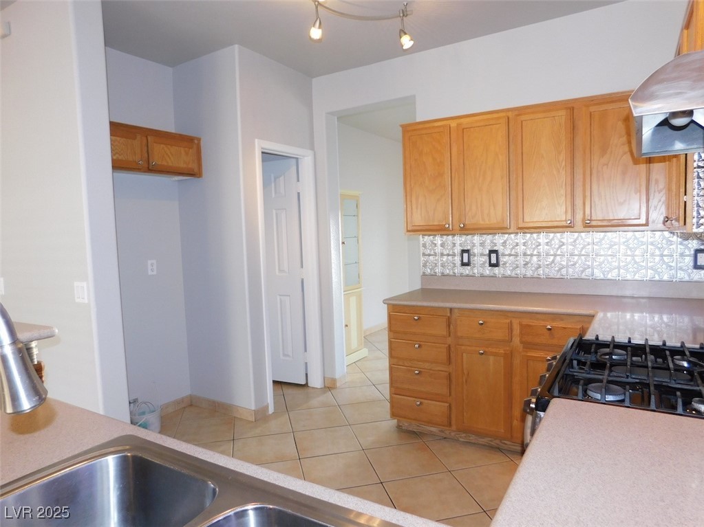 2905 Shimmering Bay Street Property Photo 16