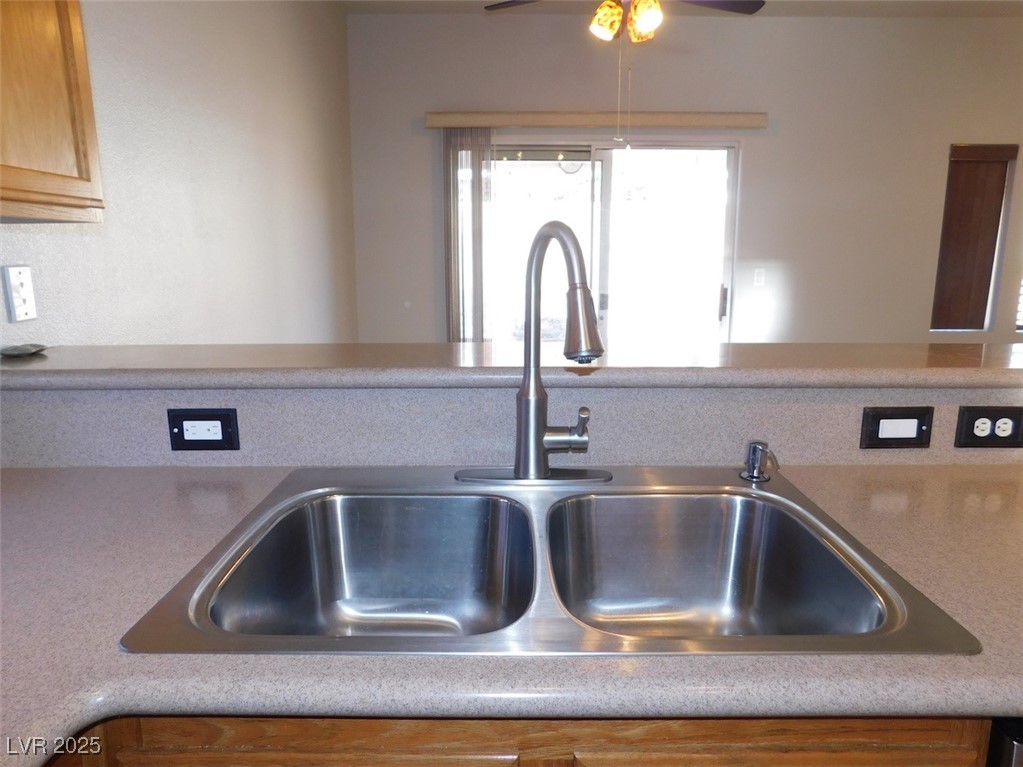 2905 Shimmering Bay Street Property Photo 18