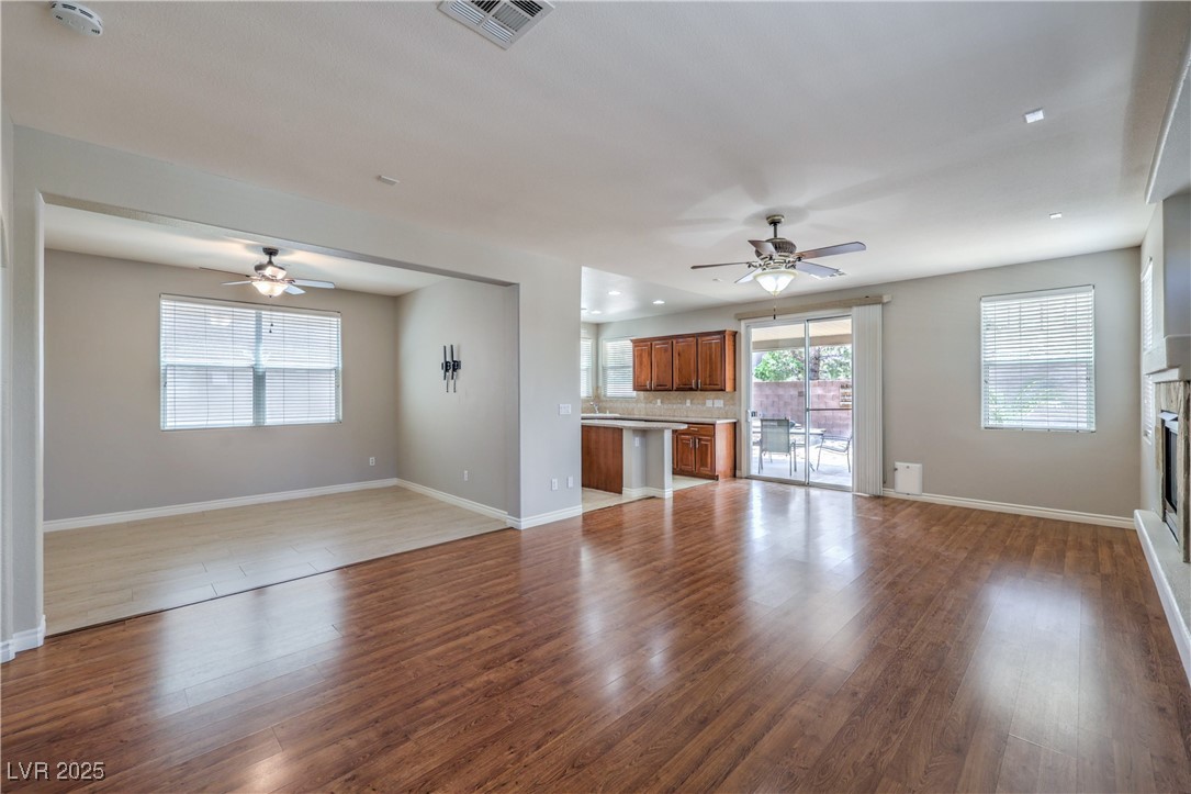 9005 Semillon Street Property Photo 4