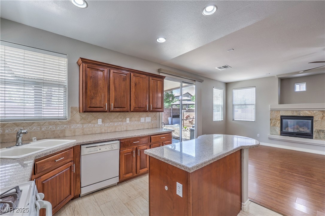 9005 Semillon Street Property Photo 12