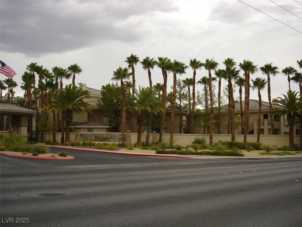 7139 South DURANGO Drive 305 Property Photo 1