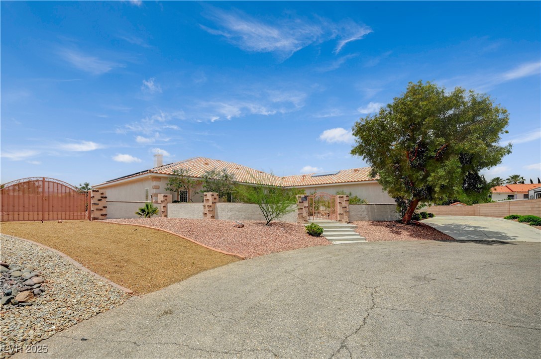9025 South Tenaya Way Property Photo 1