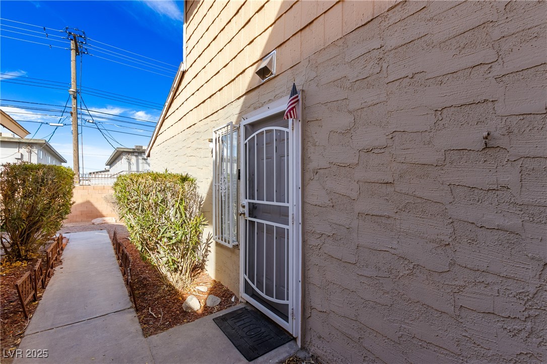 5108 Greene Lane D Property Photo 1