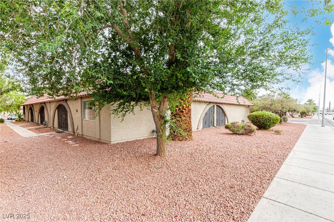 848 Hedge Way 5 Property Photo 1