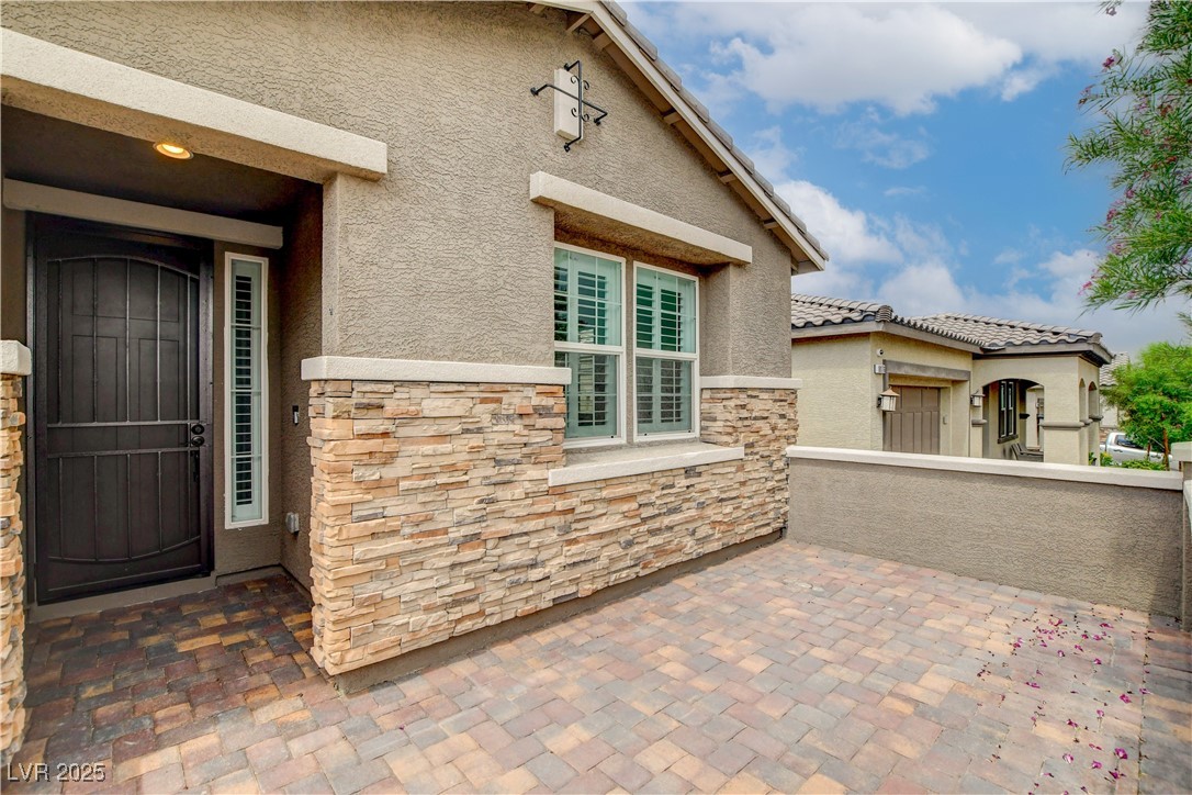 10182 Skye Run Avenue Property Photo 5