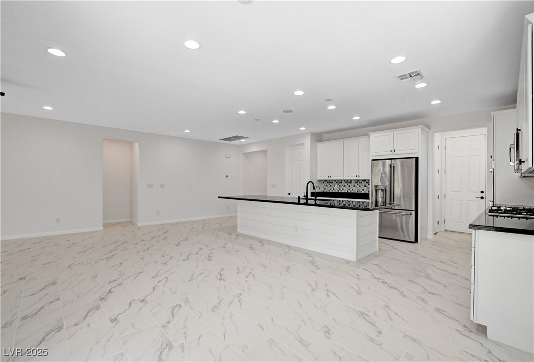 10182 Skye Run Avenue Property Photo 6