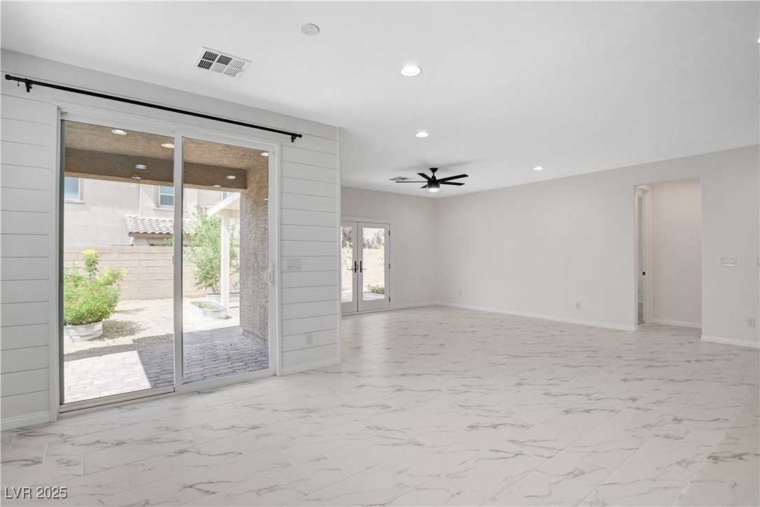 10182 Skye Run Avenue Property Photo 7