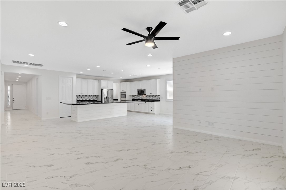 10182 Skye Run Avenue Property Photo 9