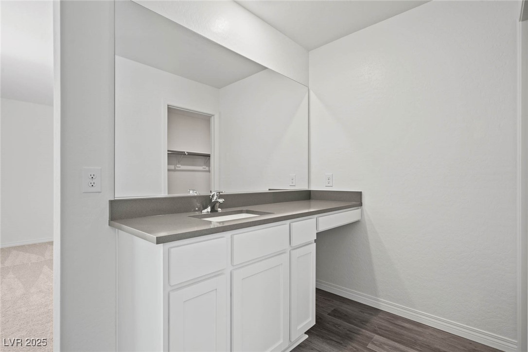 1704 Desert Path Avenue Property Photo 6