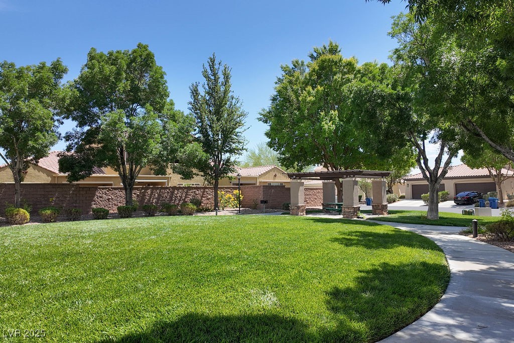 8873 Briar Bay Drive Property Photo 2