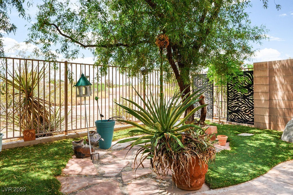 8873 Briar Bay Drive Property Photo 31