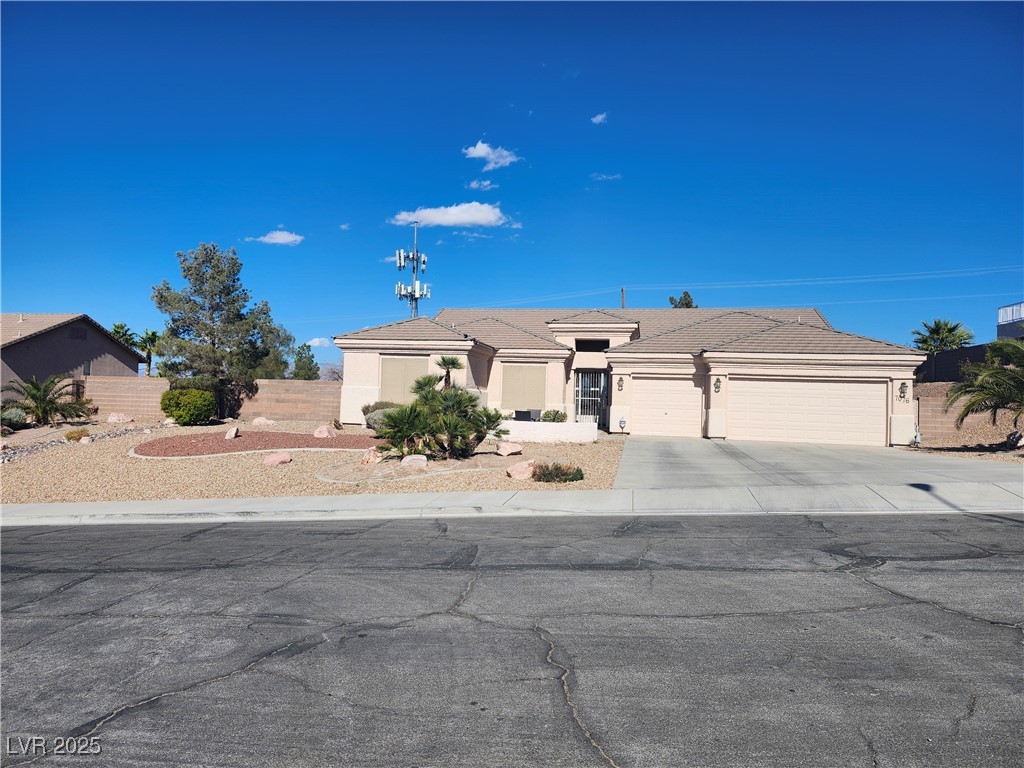 7076 Oakleigh Drive Property Photo 1