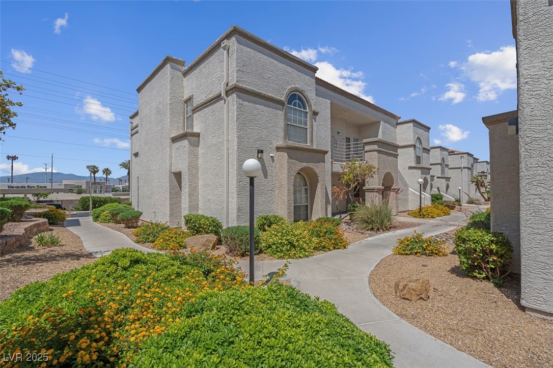 3150 Soft Breezes Drive 2186 Property Photo 2