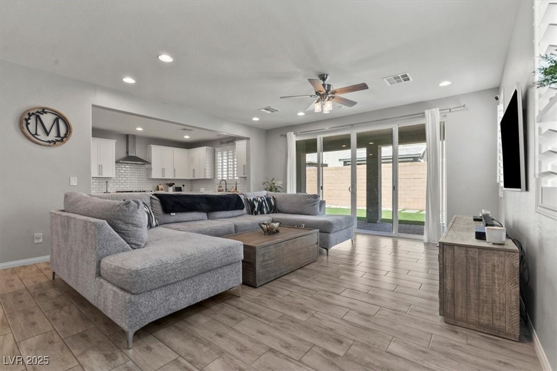 7456 Tinley Creek Avenue Property Photo 10