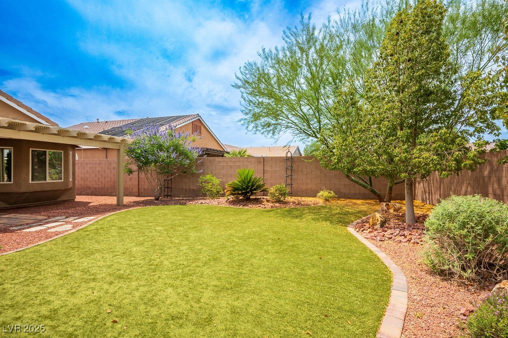 8340 Jeremiahs Lodge Avenue Property Photo 3