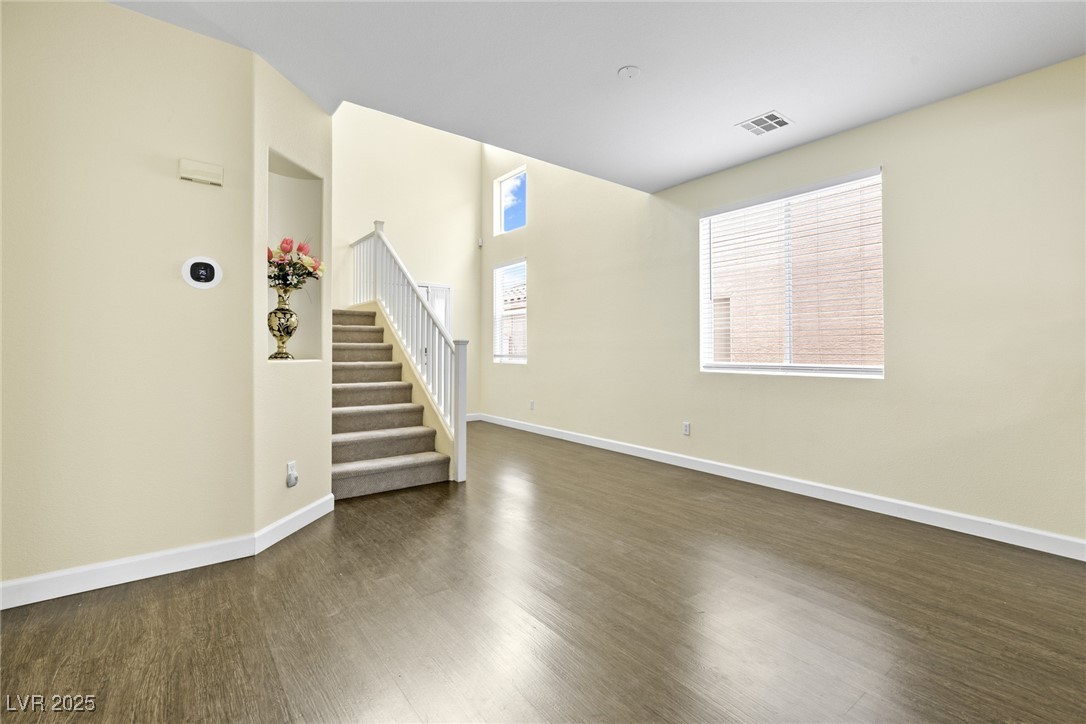 8221 Stoneheather Court Property Photo 4