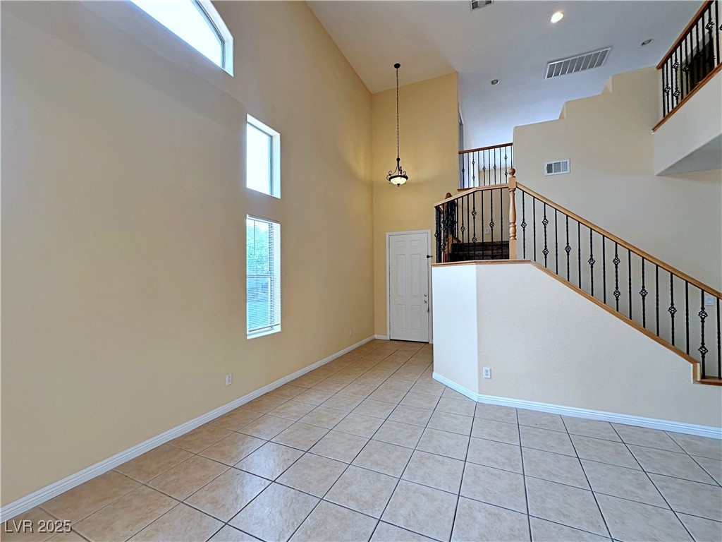 9057 Spinning Wheel Avenue Property Photo 5