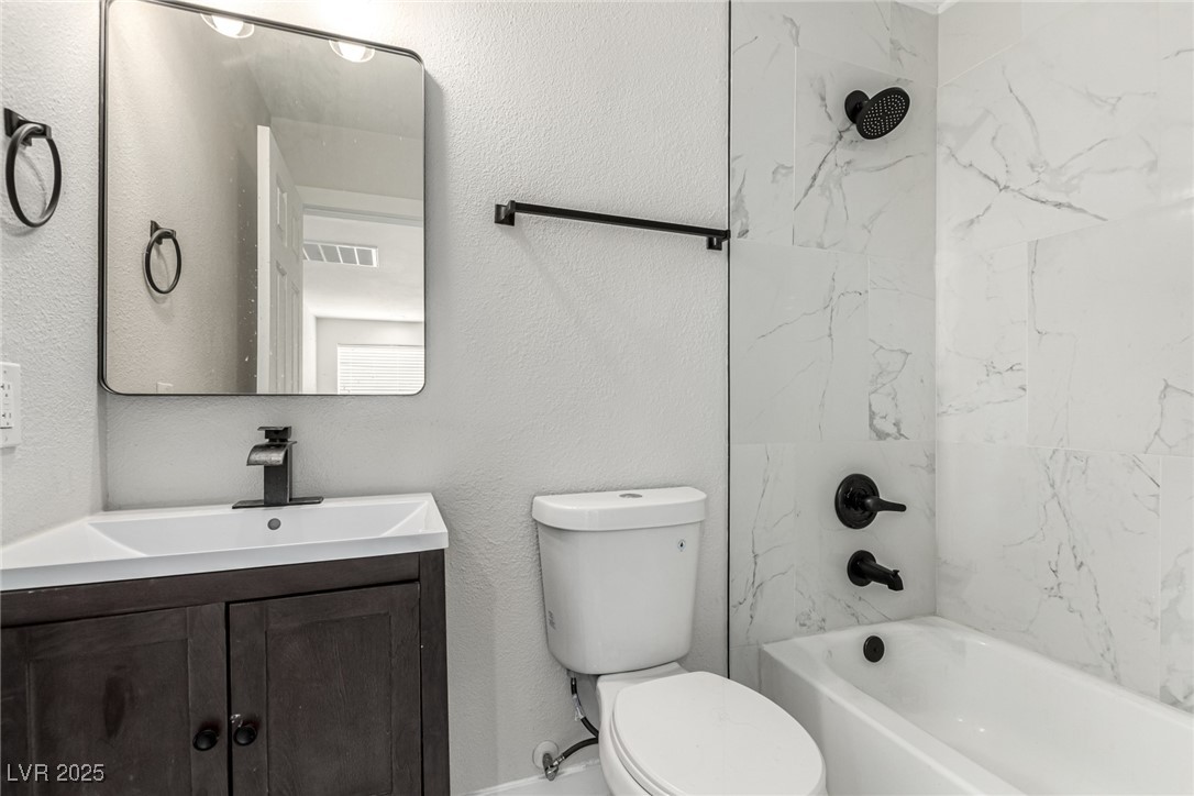 4028 Spring Line Street Property Photo 28