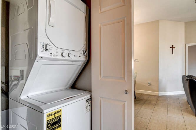 83 East Agate Avenue 207 Property Photo 5