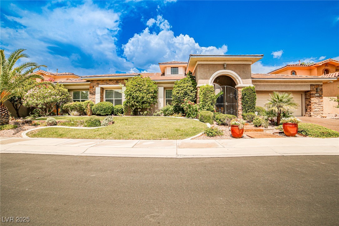 213 Villa Borghese Street