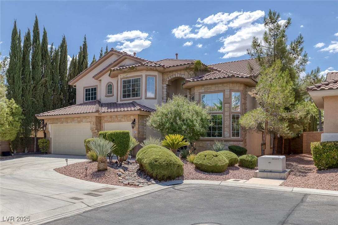 5405 San Bellasera Court Property Photo 9