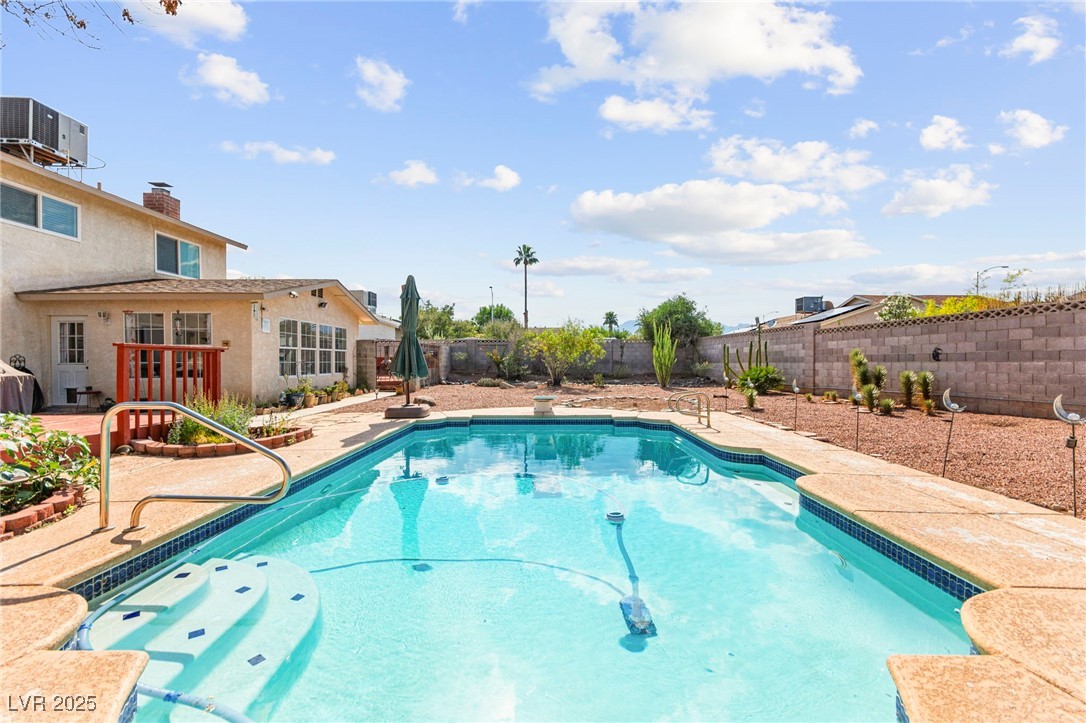 6612 Elton Avenue Property Photo 1
