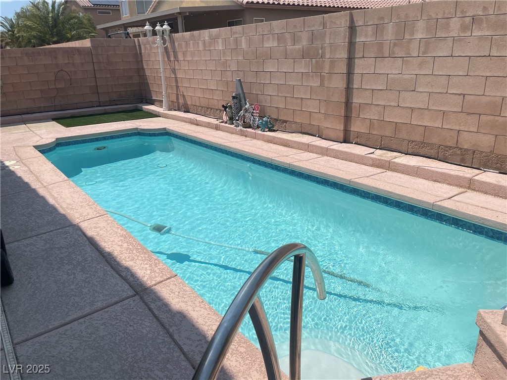 728 Brown Breeches Avenue Property Photo 1