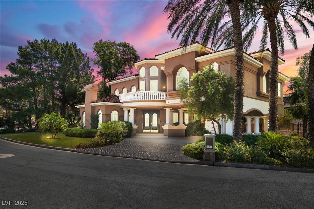 7 Rue Promenade Way Property Photo