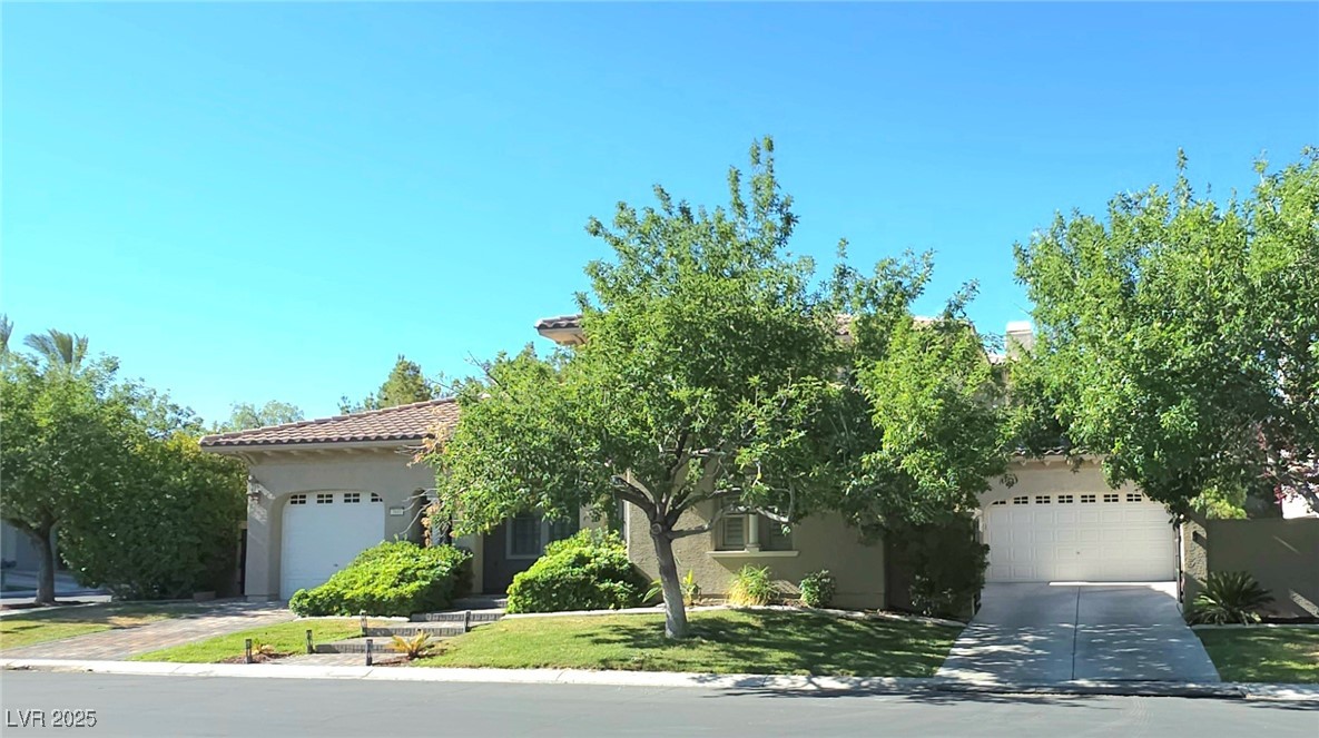 3841 Woodsen Bend Drive Property Photo 1