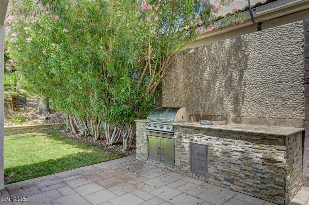 9813 Edgeview Place Property Photo 14