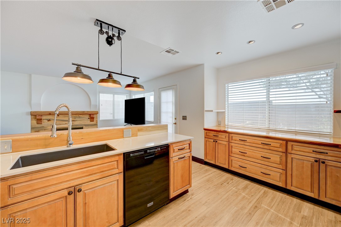 7528 Golden Yucca Drive Property Photo 9
