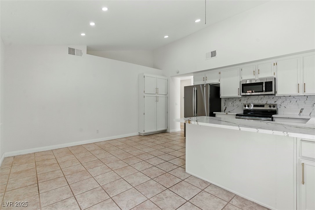 9116 Cypress Point Way Property Photo 9