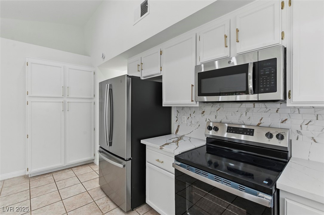 9116 Cypress Point Way Property Photo 16