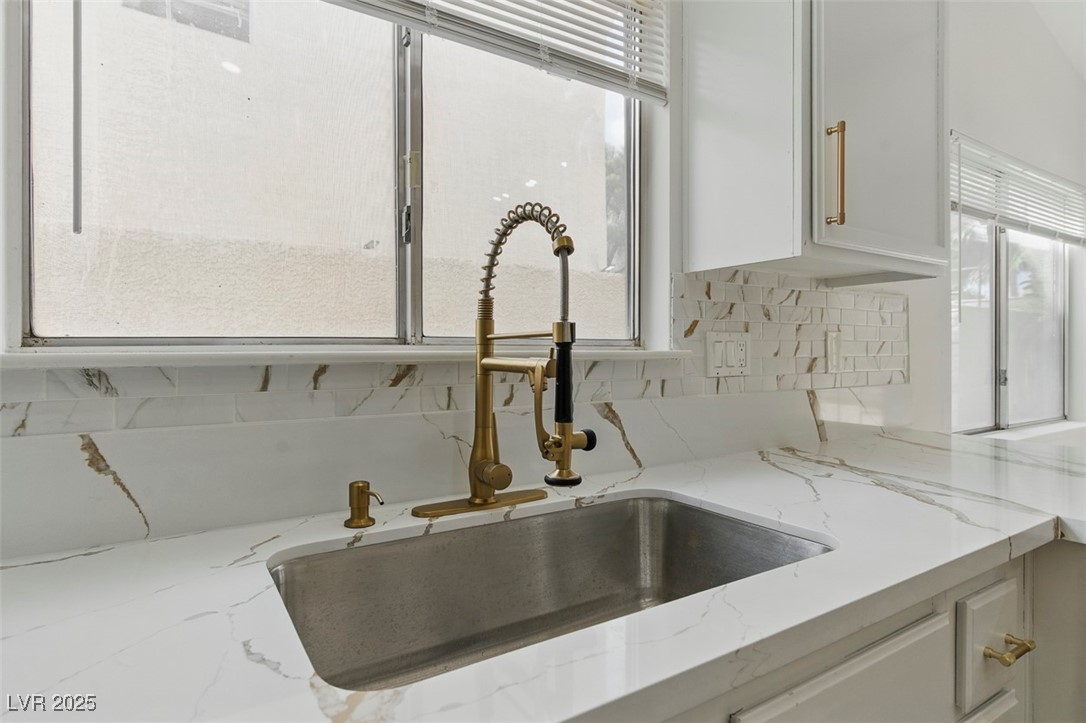 9116 Cypress Point Way Property Photo 17