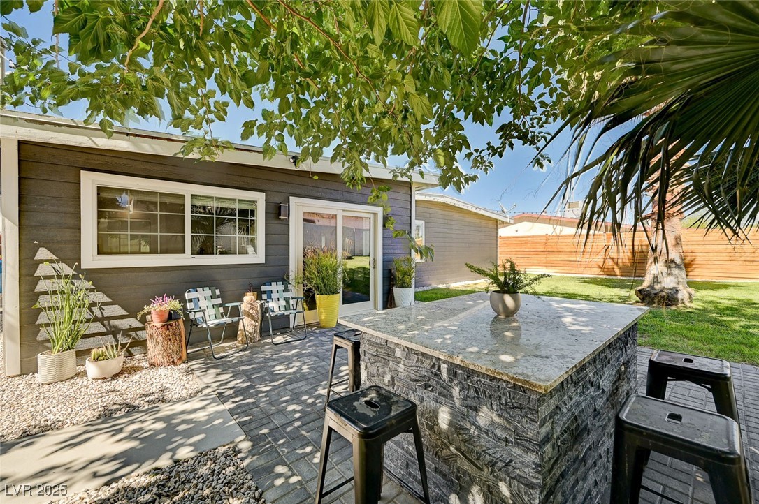 3013 Roseville Way Property Photo 3