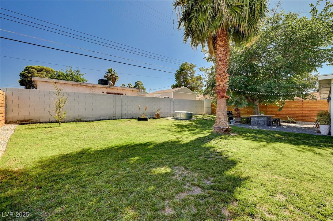3013 Roseville Way Property Photo 43