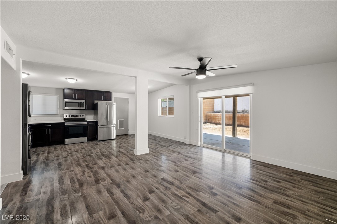 1915 Balboa Avenue Property Photo 5