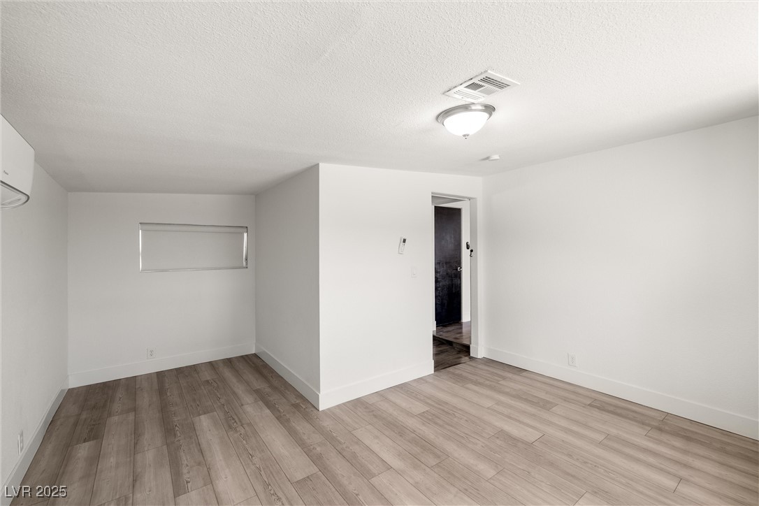 1915 Balboa Avenue Property Photo 15