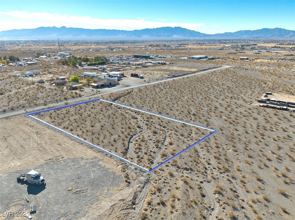 3200 East Tortoise Hill Lane Property Photo 2
