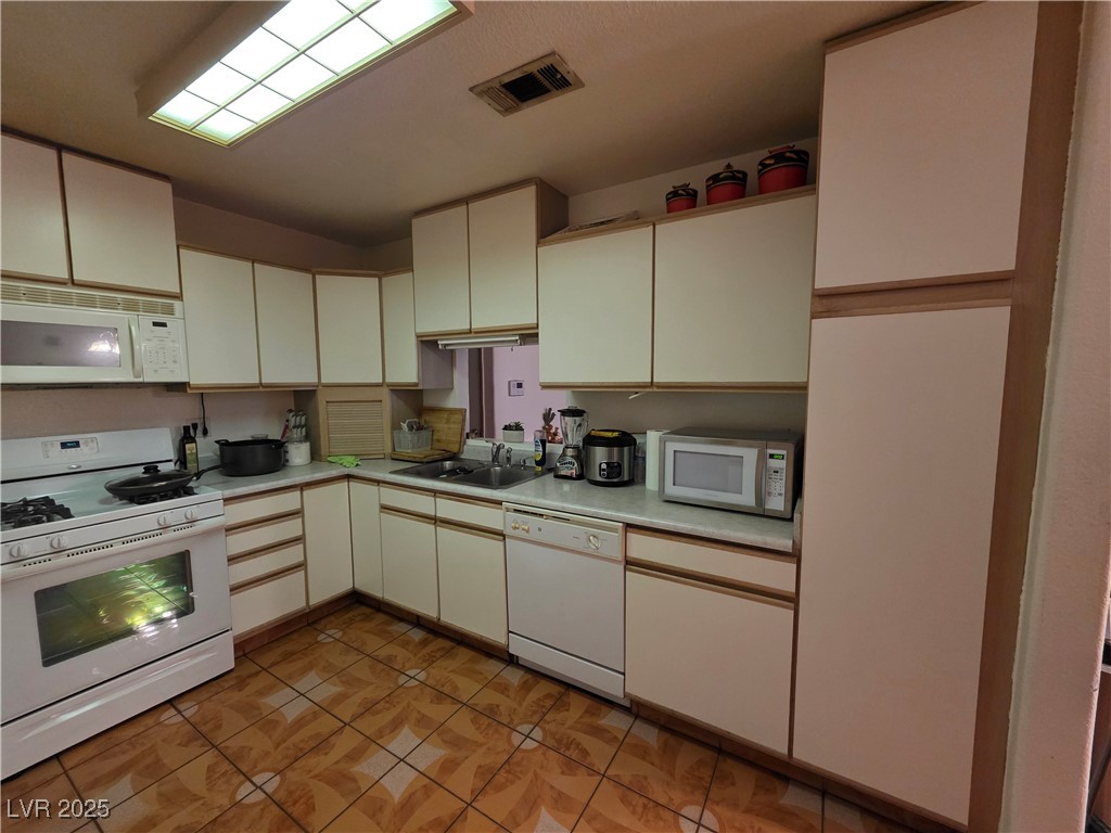 7108 Moon Court Property Photo 7