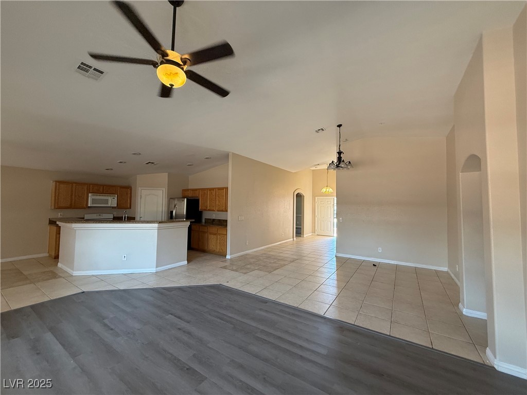 6607 Ruddock Drive Property Photo 14