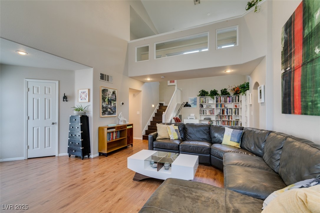 8021 Hilliard Avenue Property Photo 3