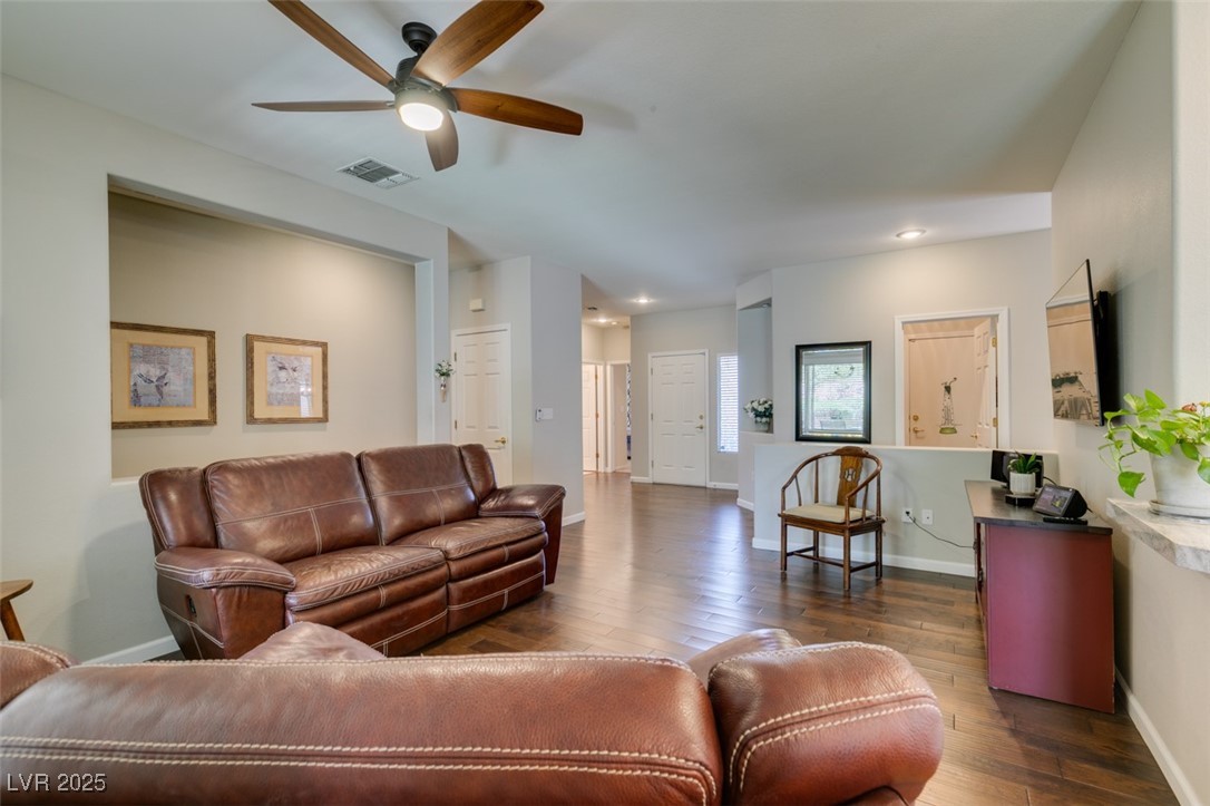 2111 Tiger Links Drive Property Photo 4