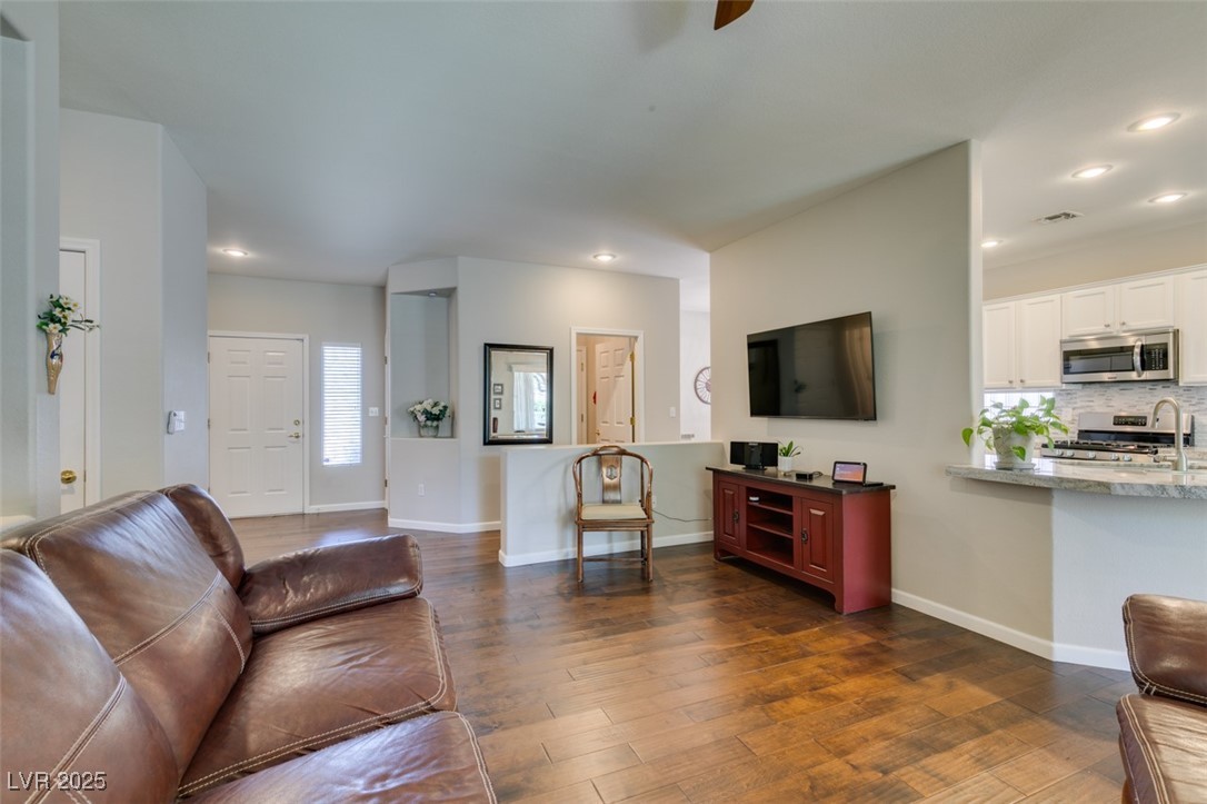 2111 Tiger Links Drive Property Photo 5