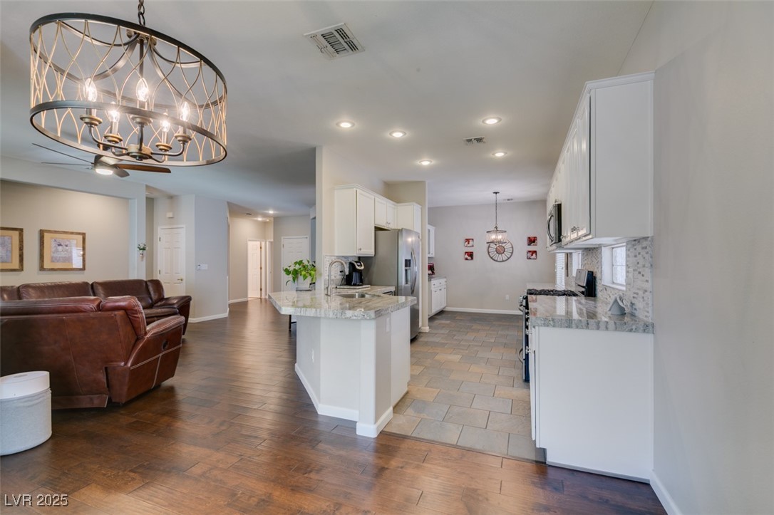 2111 Tiger Links Drive Property Photo 9
