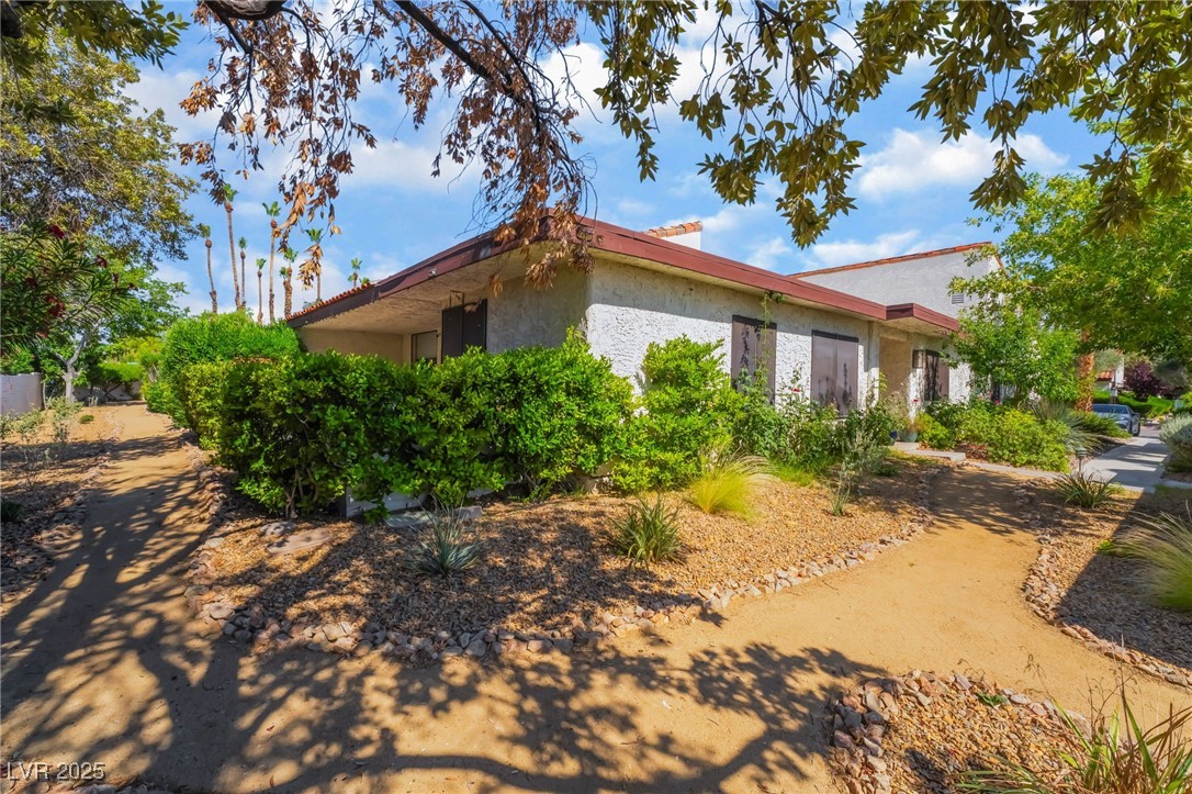 2857 San Lago Court Property Photo 4
