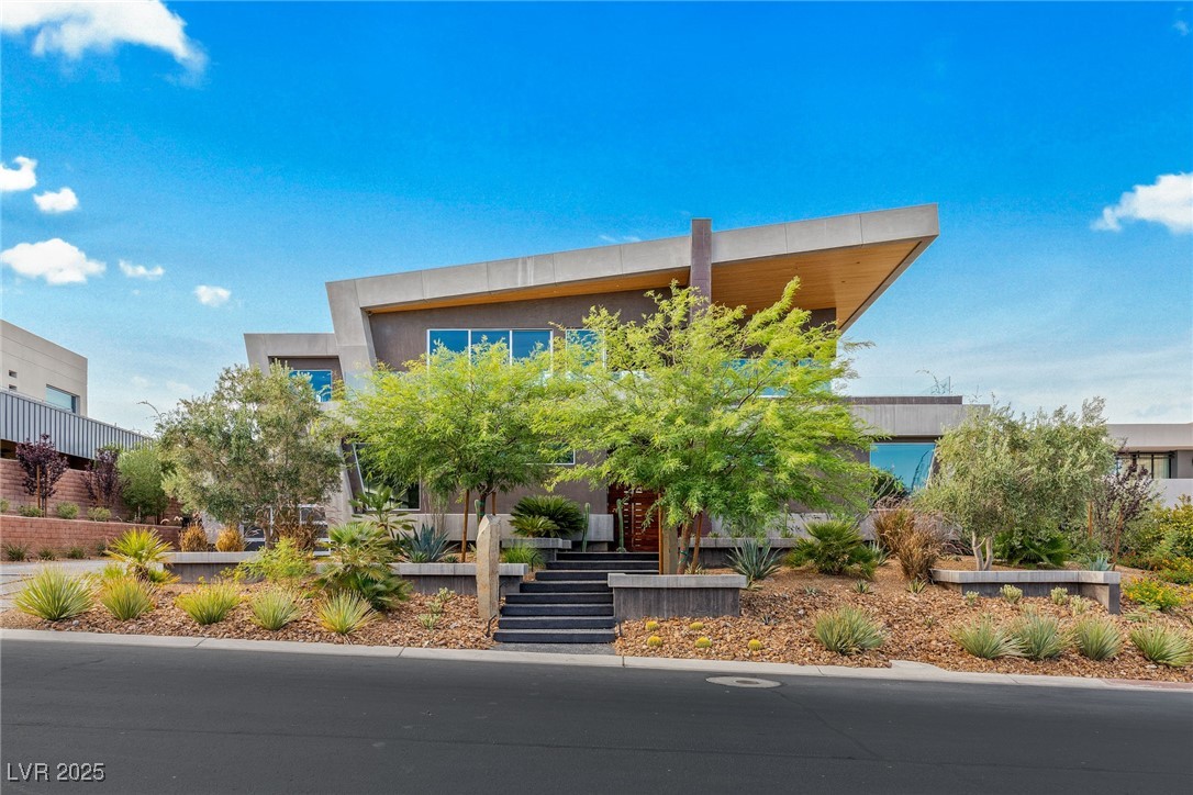 8 Meadowhawk Lane Property Photo